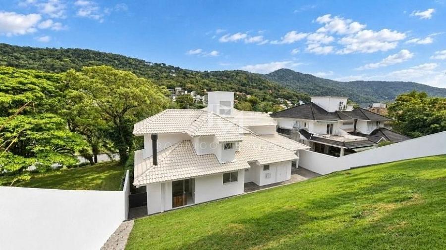 Casa com 4 su�tes � venda na Lagoa da Concei��o, Florian�polis 1