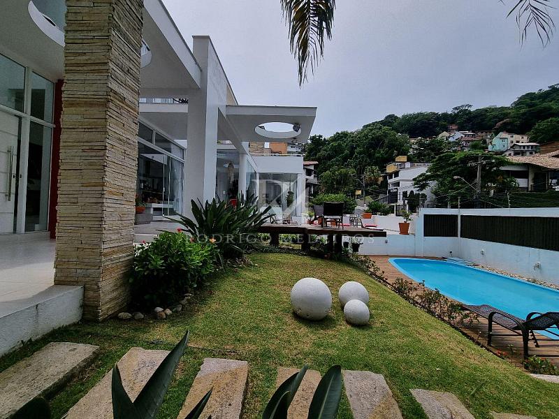 RESID�NCIA EXCLUSIVA COM 8 SU�TES | AGRON�MICA � FLORIAN�POLIS 1