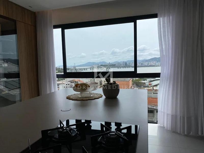 COBERTURA SOFISTICADA COM VISTA PARA O MAR E A PONTE HERC�LIO LUZ | COQUEIROS, FLORIAN�POLIS 1