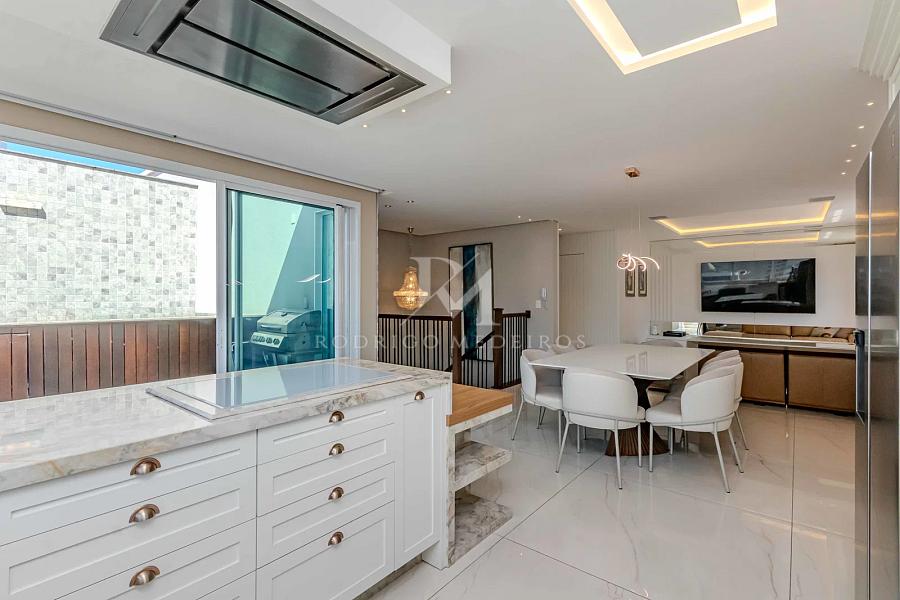 COBERTURA DUPLEX DE ALTO PADR�O NO CENTRO DE BALNE�RIO CAMBORI� 1