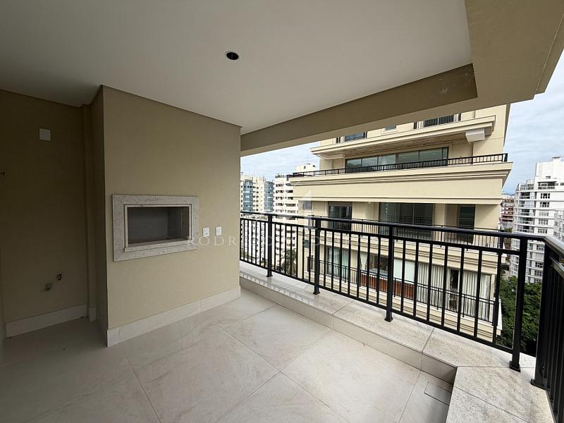 Apartamento com 3 su�tes � venda no Centro de Florian�polis 1