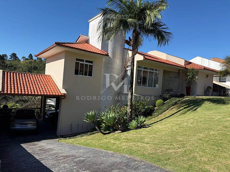 CASA DE ALTO PADR�O NO BOSQUE DAS MANS�ES | 380 m� | 4 DORMIT�RIOS | CONDOM�NIO COM INFRAESTRUTURA COMPLETA 1