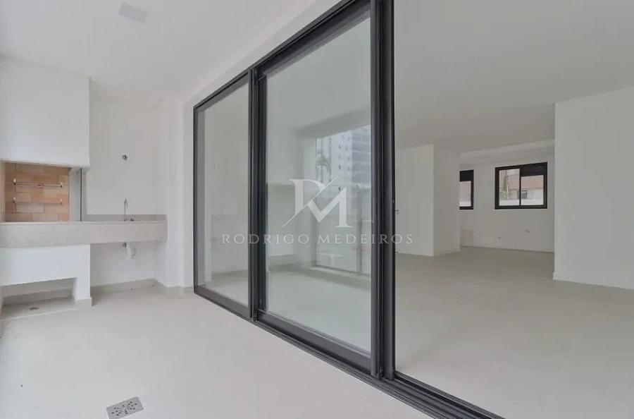 Apartamento de 3 dormit�rios com su�te, churrasqueira e lazer completo no Centro 1