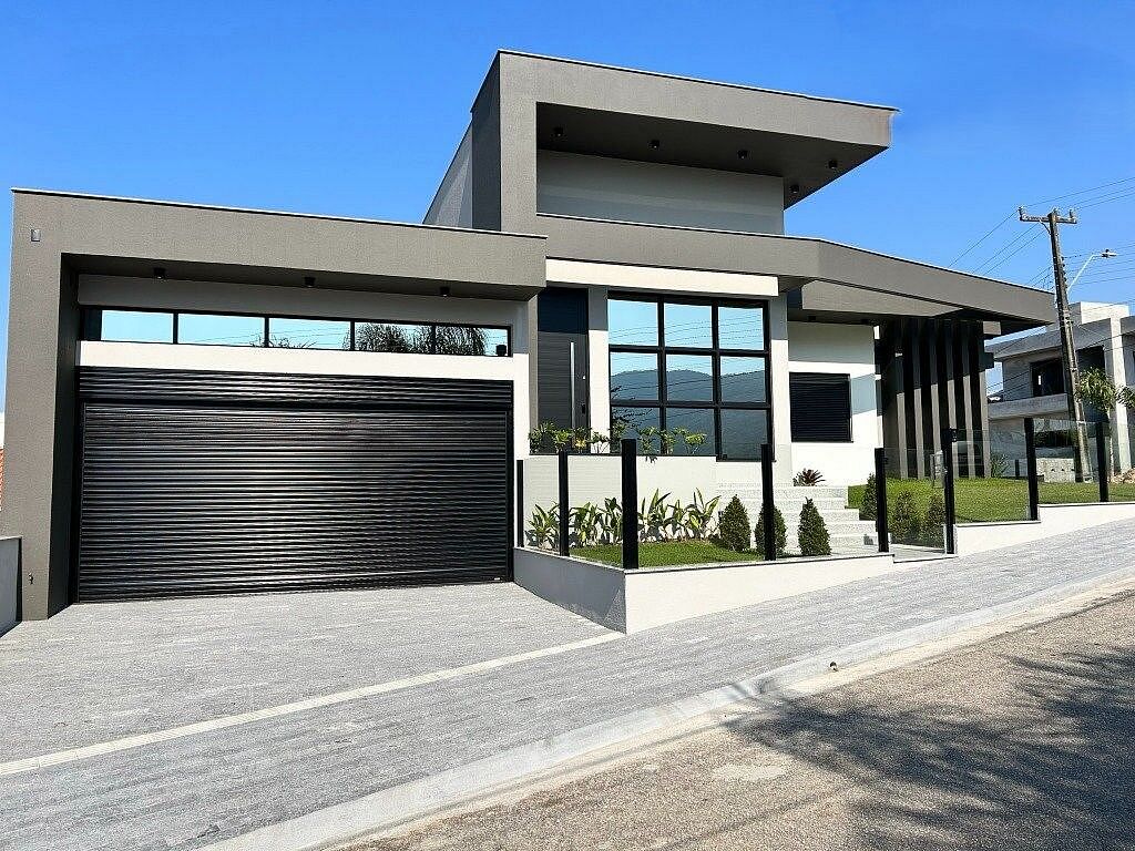 Casa com 3 suítes à venda na Pedra Branca, Palhoça-SC, com vista e piscina