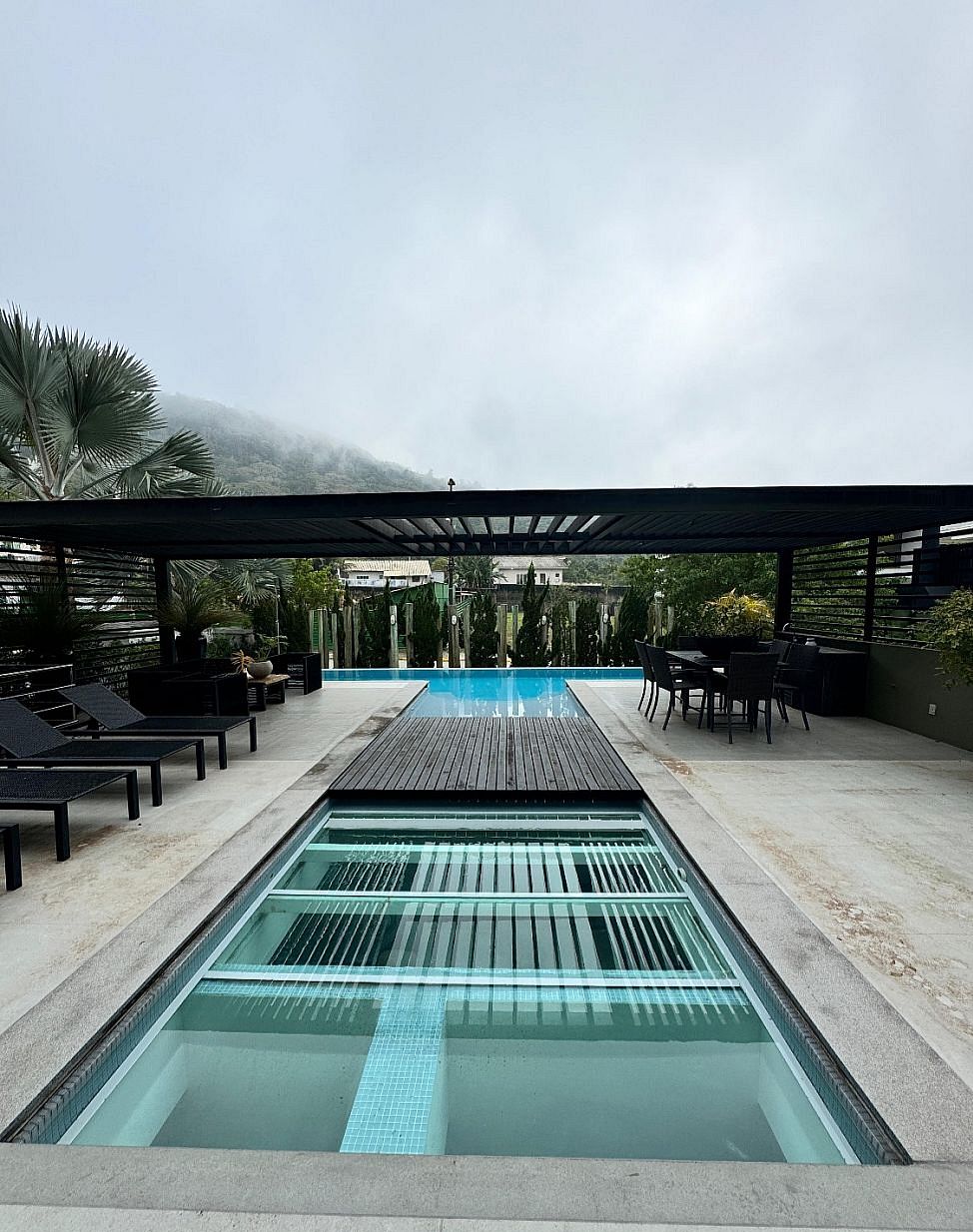 Casa 1.200 m², 6 Suítes, Praia do Estaleiro/BC