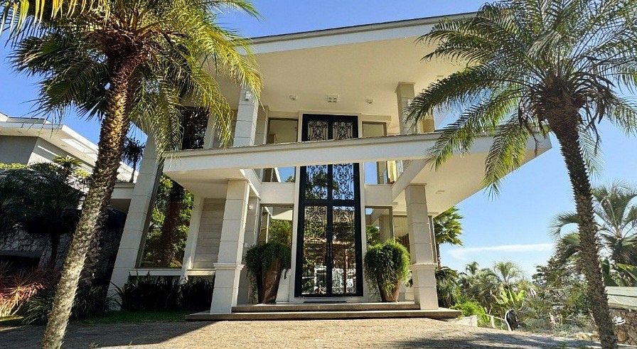 Casa de alto padrão com vista para o mar à venda no Cacupé, Florianópolis/SC