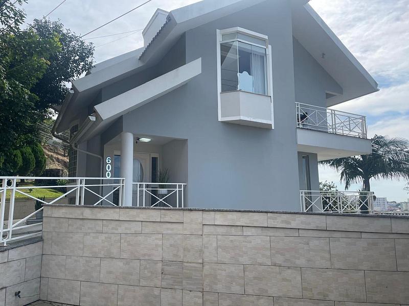 Casa com 4 su�tes � venda no Bosque das Mans�es, S�o Jos�