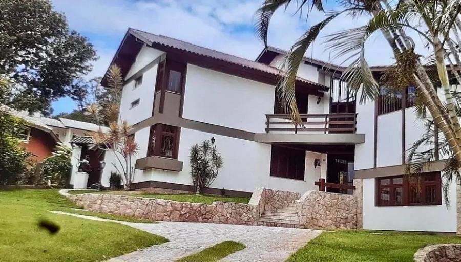 Casa em condom�nio no bairro Cacup�, Florian�polis