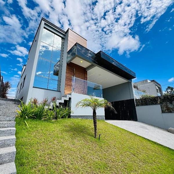 Casa t�rrea � venda na Pedra Branca, Palho�a, com 3 su�tes e espa�o gourmet