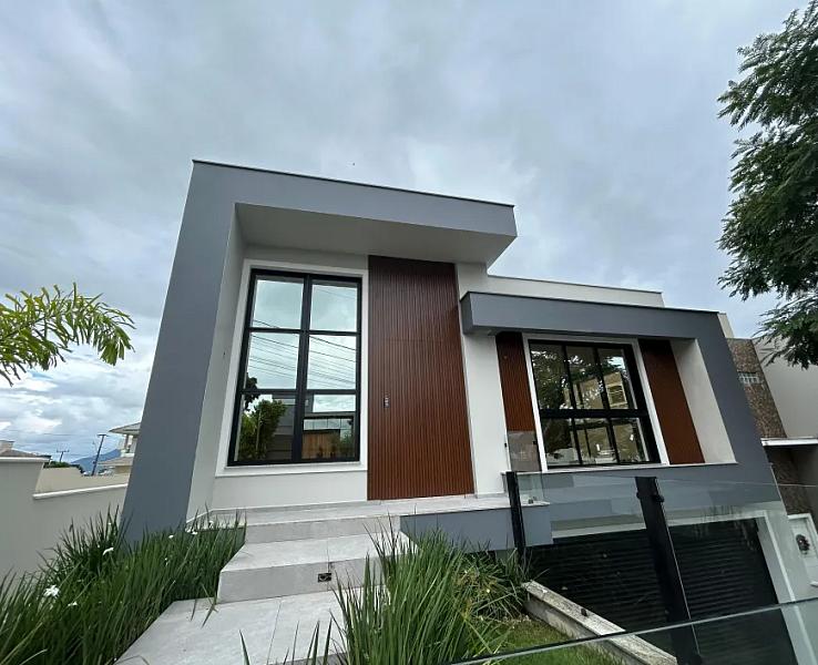 Casa � venda na Pedra Branca, Palho�a, com piscina, vista para o morro e �rea gourmet