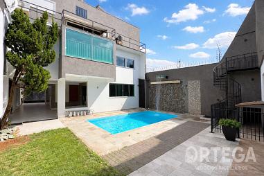 Sobrado com 4 quartos à venda, 488m², 6 banheiros, 4 garagens - Vila Christino - Maringá