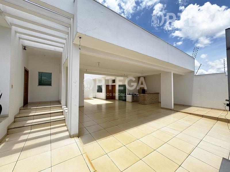 Casa com 04 quartos, Jardim Santa Rosa. — foto 4