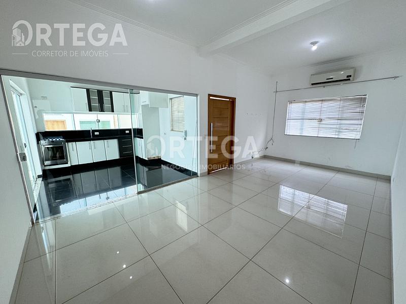 Casa com 04 quartos, Jardim Santa Rosa. — foto 11