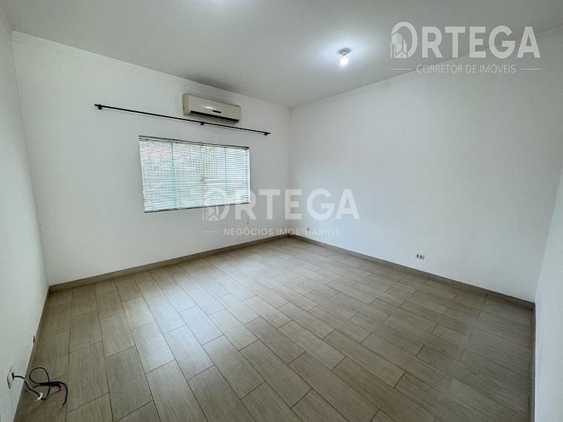 Casa com 04 quartos, Jardim Santa Rosa. — foto 12