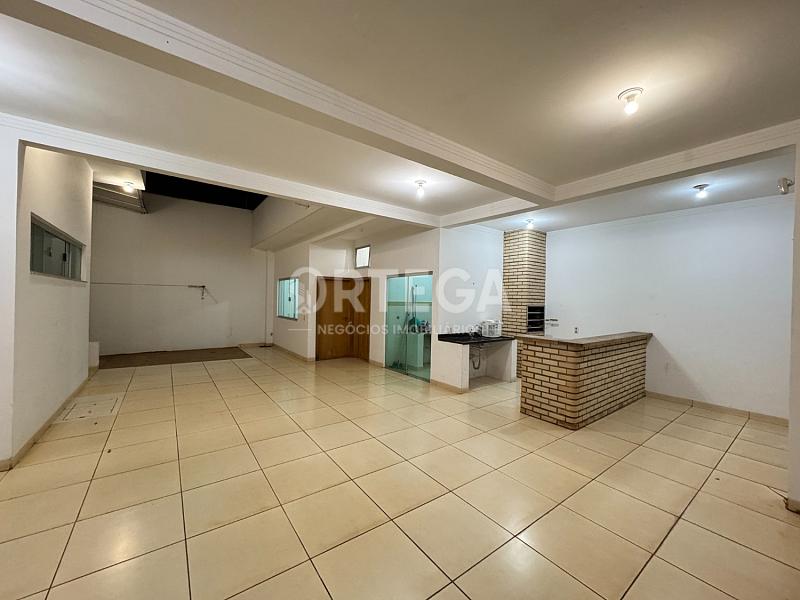 Casa com 04 quartos, Jardim Santa Rosa. — foto 8