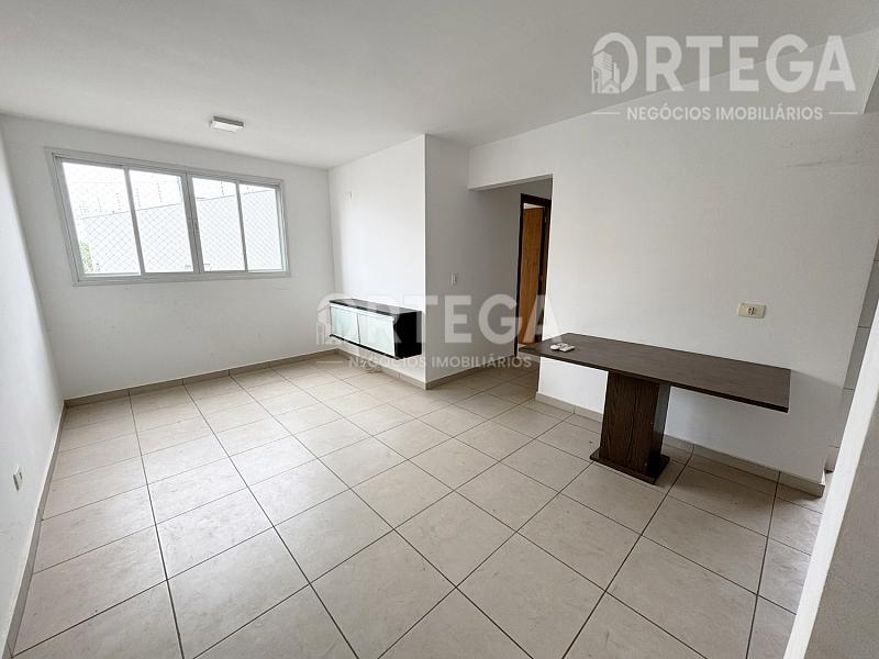 Apartamento com 03 quartos em Maringá. Lt. Sumaré. — foto 3