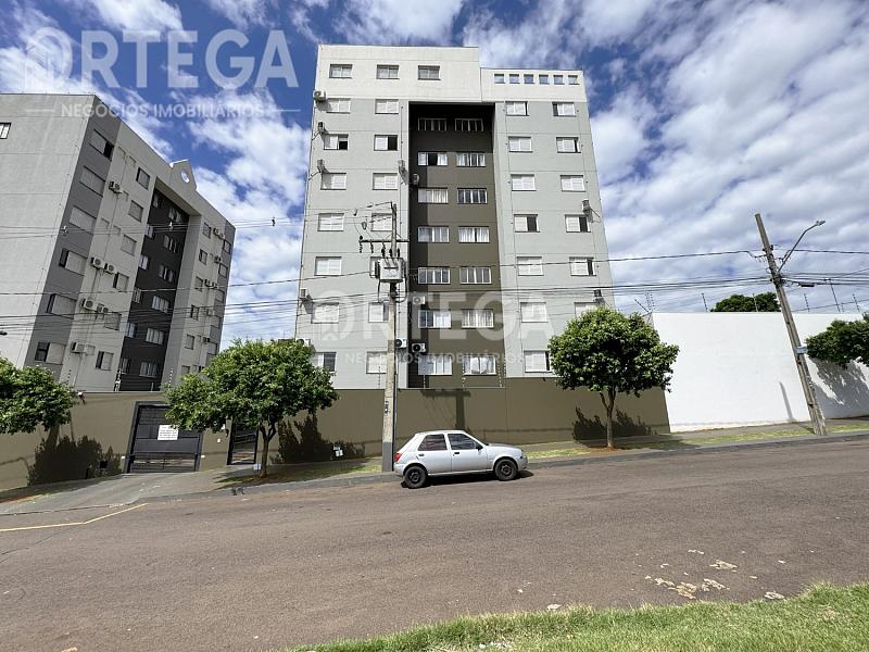 Apartamento com 03 quartos em Maringá. Lt. Sumaré. — foto 21