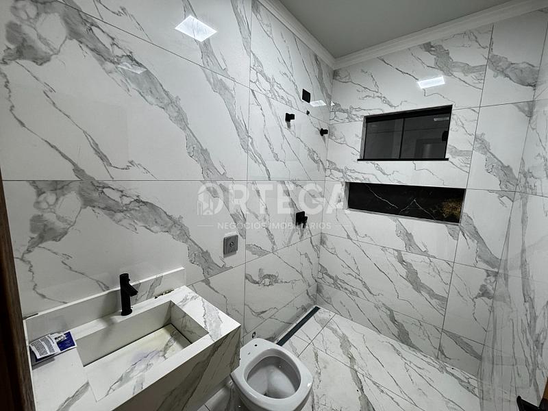 Casa com 03 quartos a venda em Maringá PR. Jd Alvorada. — foto 15