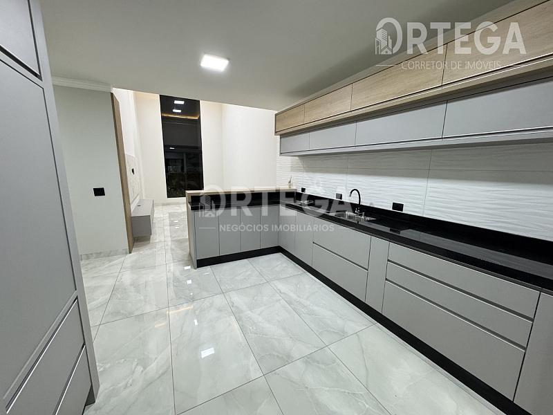 Casa com 03 quartos a venda em Maringá PR. Jd Alvorada. — foto 9