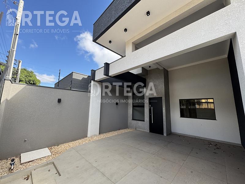 Casa com 03 quartos a venda em Maringá PR. Jd. Pinheiros. — foto 2