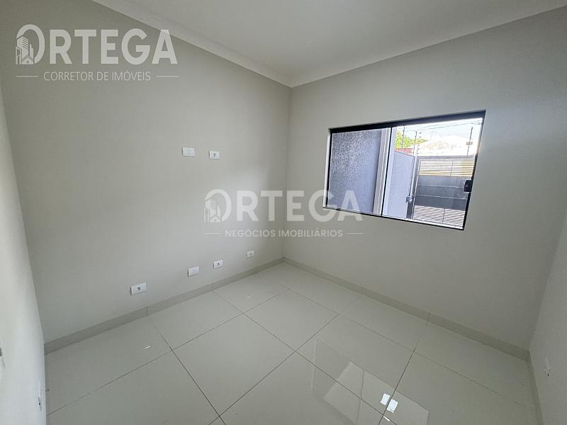 Casa com 03 quartos a venda em Maringá PR. Jd. Pinheiros. — foto 4
