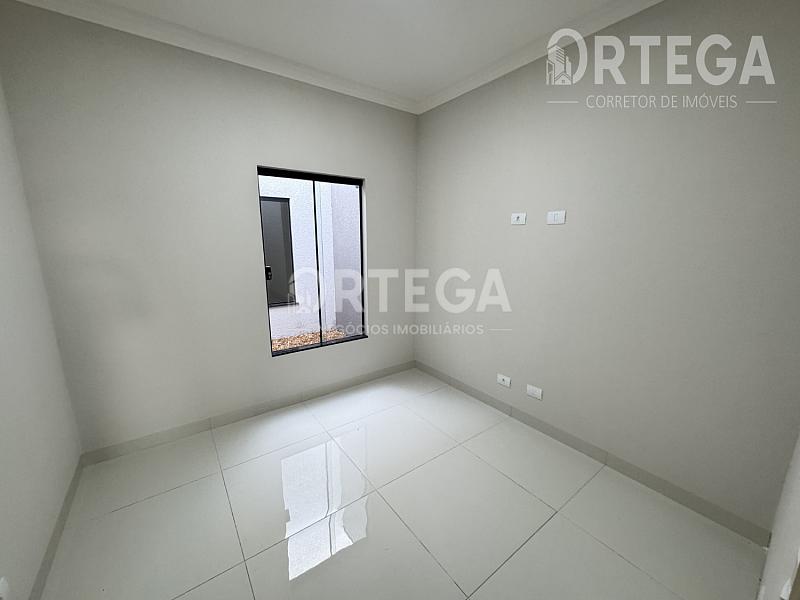 Casa com 03 quartos a venda em Maringá PR. Jd. Pinheiros. — foto 5