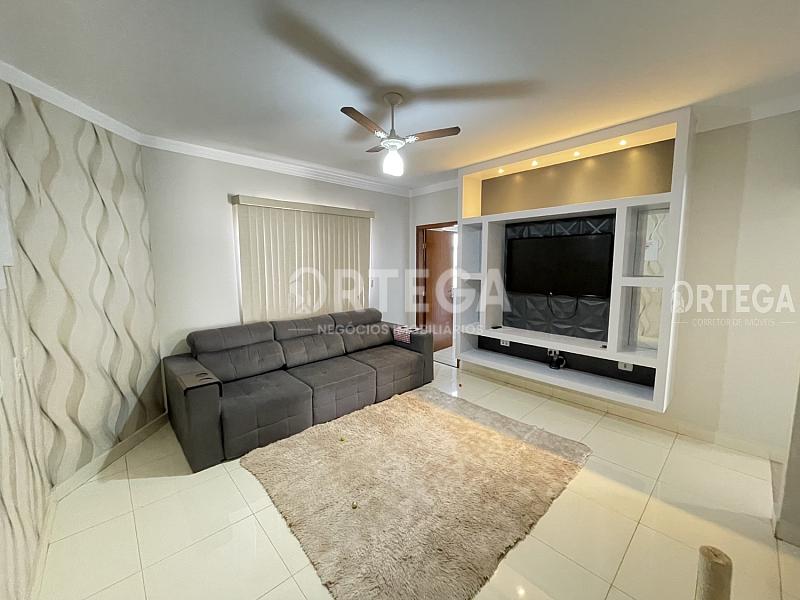 Casa com 03 quartos a venda em Maringá PR. Ebenezer. — foto 5