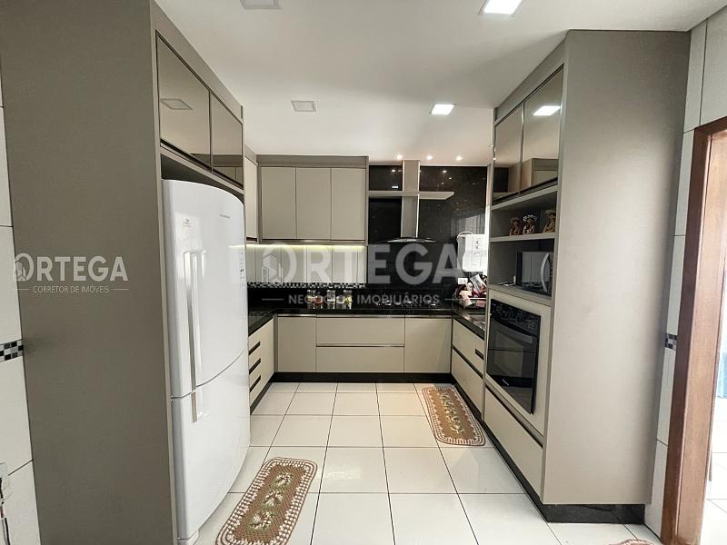 Casa com 03 quartos a venda em Maringá PR. Ebenezer. — foto 13