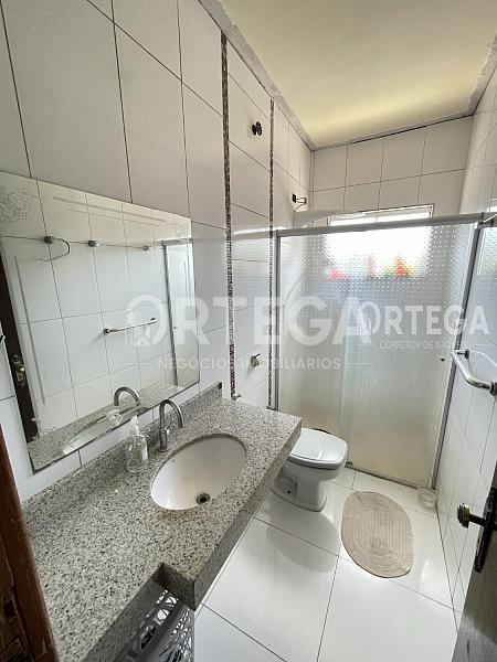 Casa com 03 quartos a venda em Maringá PR. Jd. Sta. Rosa. — foto 8