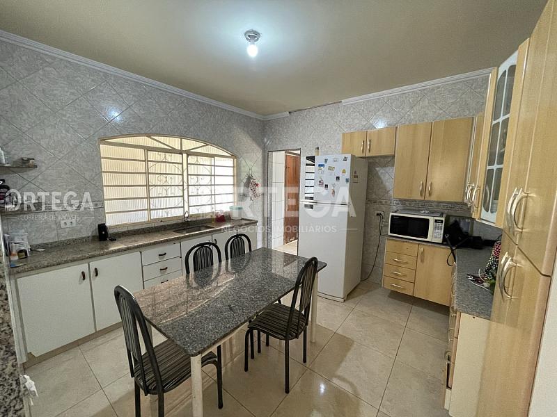 Casa com 03 quartos a venda em Maringá PR. Jd. Sta. Rosa. — foto 10