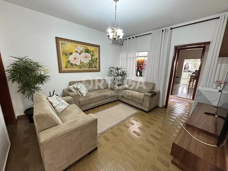 Casa com 06 quartos a venda em Jandaia do Sul PR. — foto 3