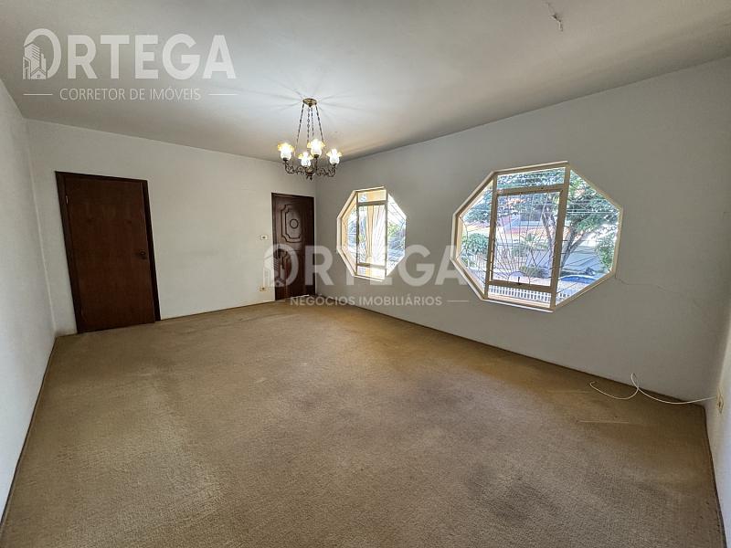 Casa com 05 quartos a venda em Maringá PR. Zona 05. — foto 4