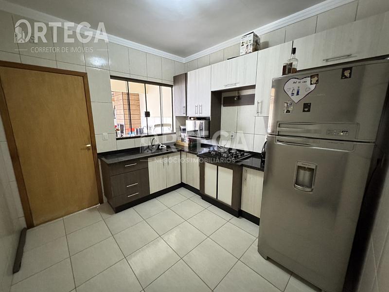 Casa com 03 quartos a venda em Maringá PR. Jd. Paris. — foto 12