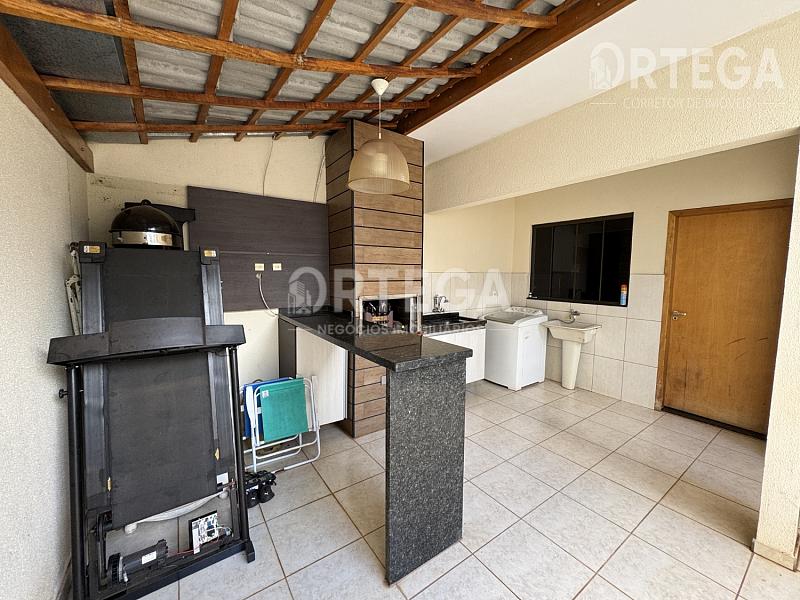 Casa com 03 quartos a venda em Maringá PR. Jd. Paris. — foto 14