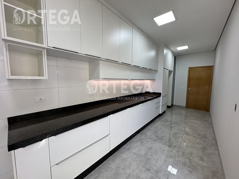 Casa com 03 quartos a venda em Maringá PR. Jd. Moreschi. — foto 15