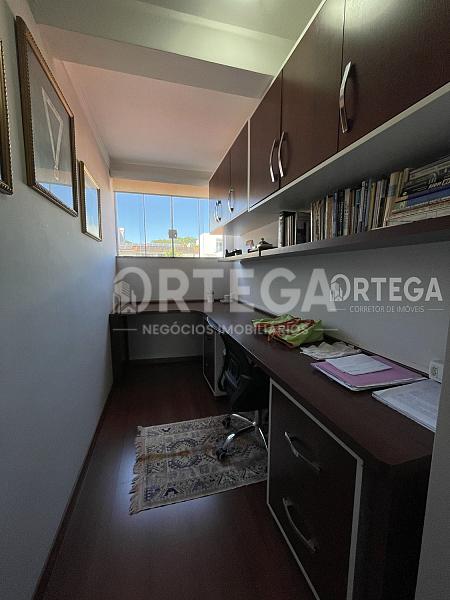 Casa com 04 quartos a venda em Maringá PR. Zona 04. — foto 22
