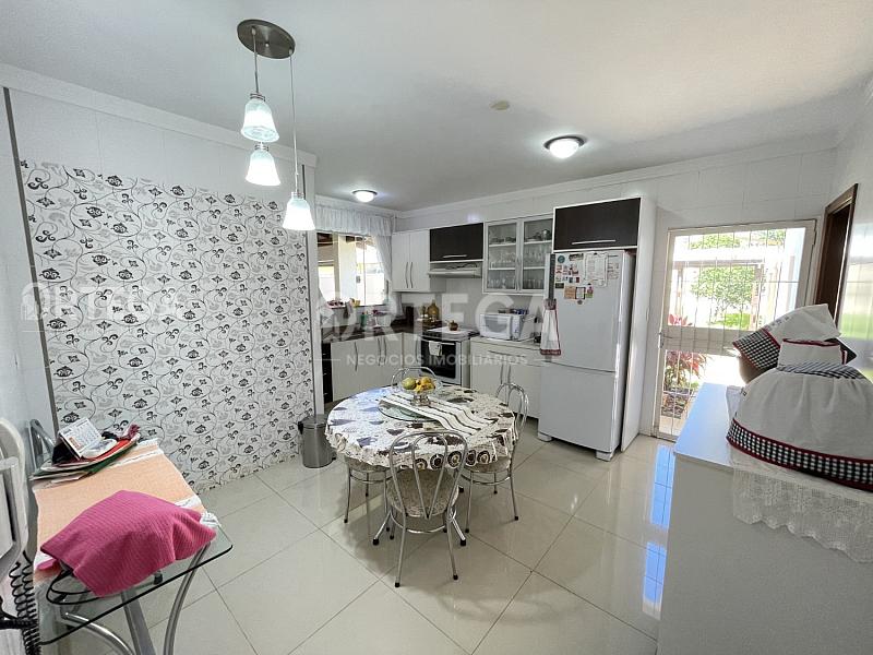 Casa com 04 quartos a venda em Maringá PR. Zona 04. — foto 32