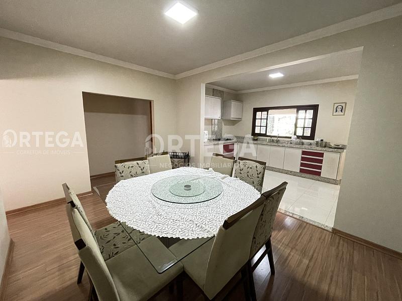 Casa com 03 quartos a venda em Maringá PR. Jd. Paris v3 — foto 11