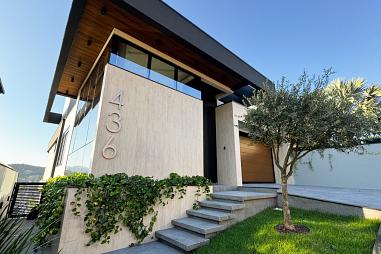 Casa com 4 quartos à venda, 482m², 6 banheiros, 2 garagens - Pedra Branca - Palhoça