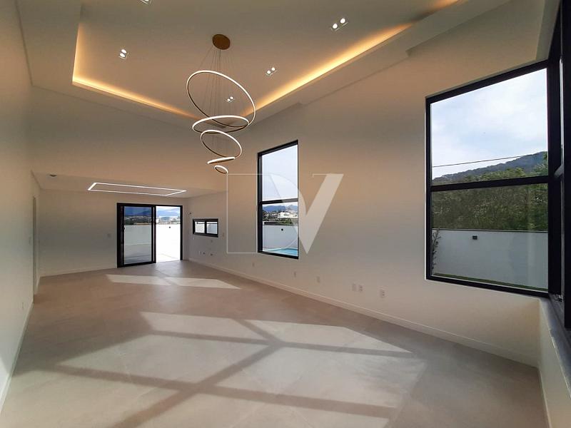 Casa em Terreno de Esquina no Green Village � 3 Quartos, Piscina e Espa�o Gourmet, em S�o Sebasti�o, Palho�a-SC 4
