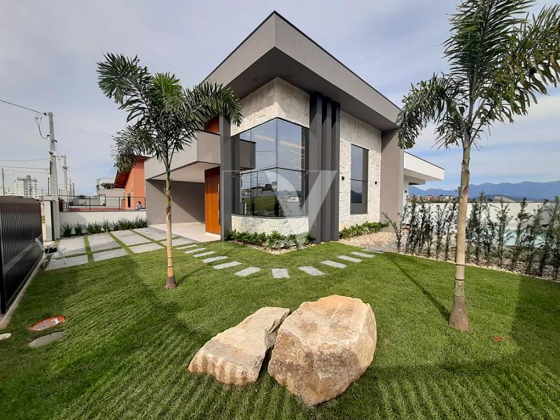 Casa em Terreno de Esquina no Green Village � 3 Quartos, Piscina e Espa�o Gourmet, em S�o Sebasti�o, Palho�a-SC 1