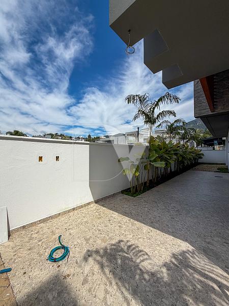 Casa de Luxo com 4 Quartos no Condom�nio Reserva da Pedra - Palho�a/SC 10