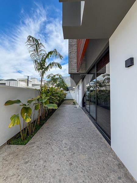 Casa de Luxo com 4 Quartos no Condom�nio Reserva da Pedra - Palho�a/SC 9