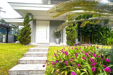 Casa mobiliada com 4 suítes no América