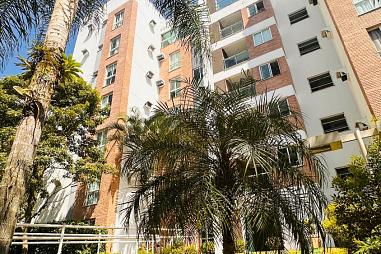 Apto em Home club no Floresta