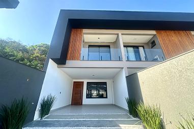 Sobrado com excelente qualidade construtiva