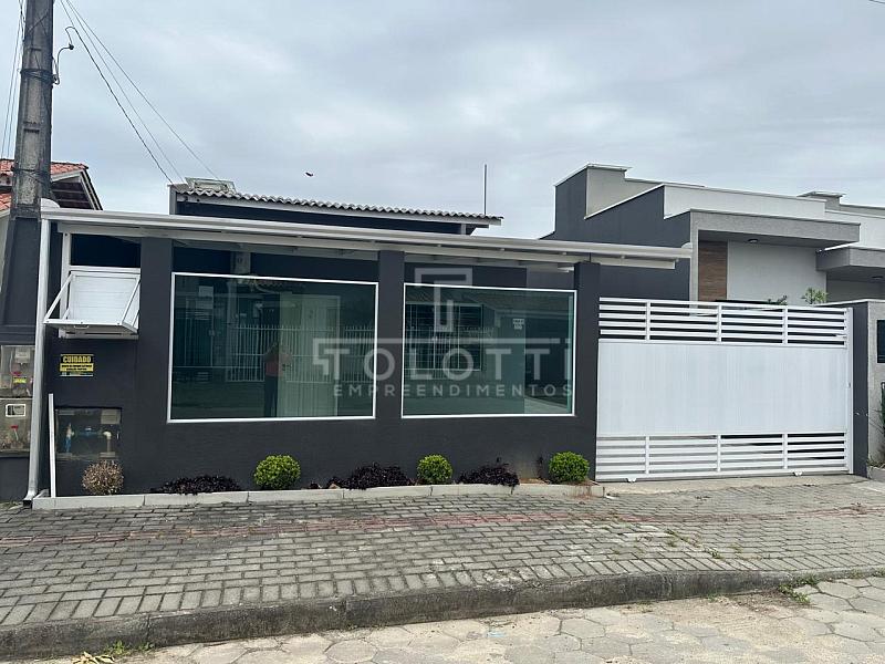 CASA SEMI-MOBILIADA COM 5 DORMIT�RIOS - BAIRRO QUINTA DOS A�ORIANOS - BARRA VELHA/SC 1