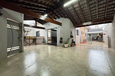 Casa com 3 quartos à venda, 240m², 3 banheiros, 4 garagens - Parque Universitário - Americana
