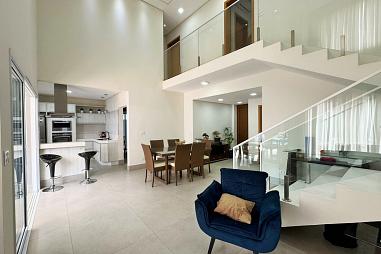 Casa á venda Condomínio Ipês Amarelos.