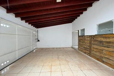 Casa á venda Jardim Souza Queiroz.